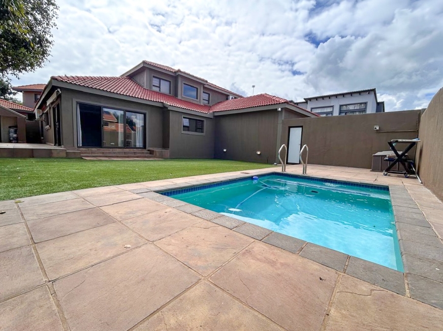 4 Bedroom Property for Sale in Grimbeeck Park North West